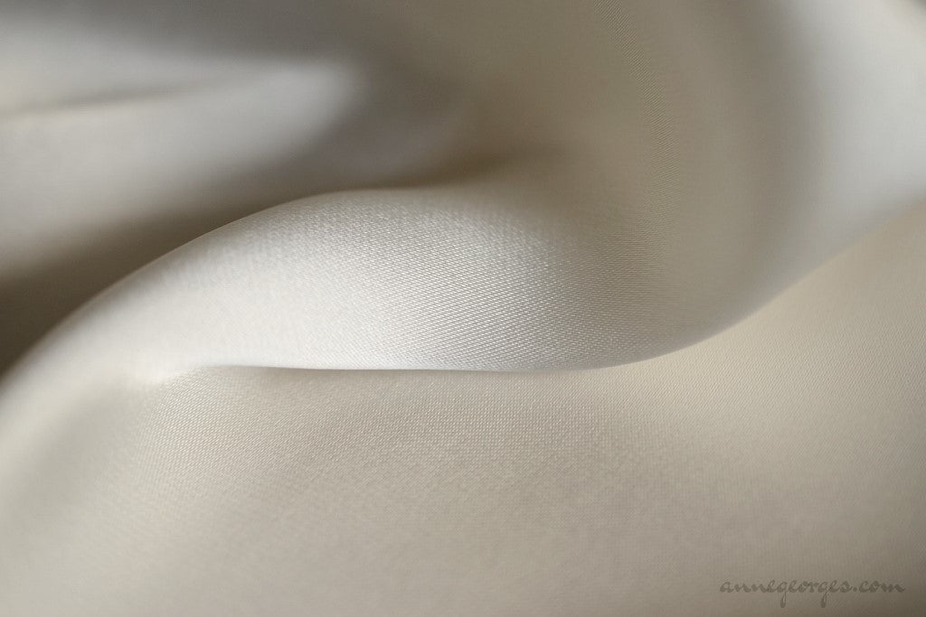 Green Plain silk - PURE MULBERRY SILK fabric by the yard - Luxury silk